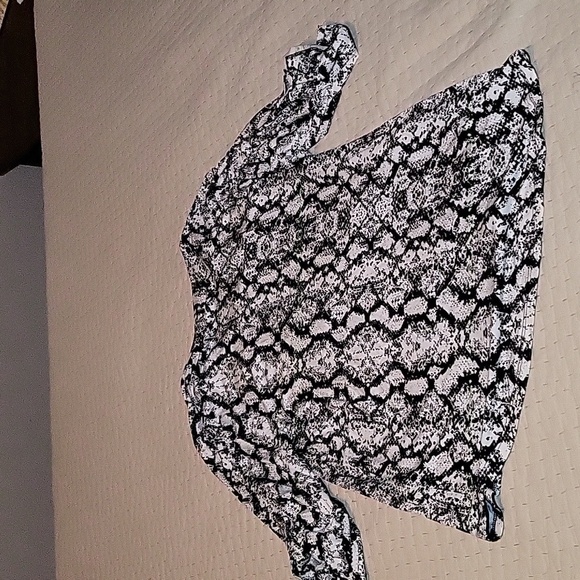 Nwot Calvin Klien Snake Print Soft Strecty Zipper Front Faux Pockets Size Large - Picture 8 of 8